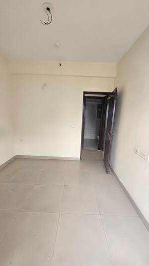Room in 2 BHK Apartment at ARV Park, Sector 63 – for Rent