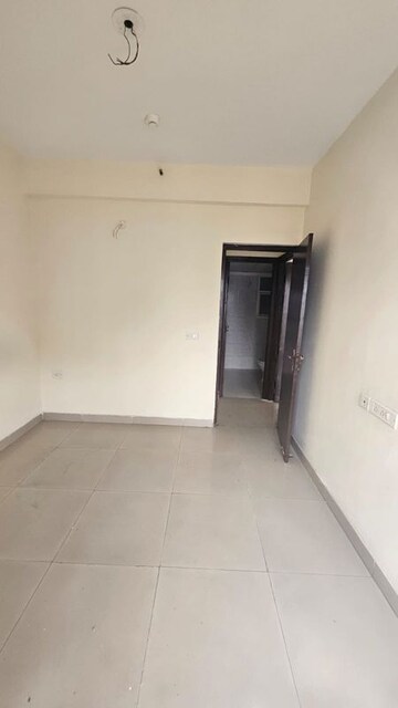Room in 2 BHK Apartment at ARV Park, Sector 63 – for Rent