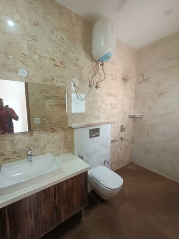 Bathroom in 3 BHK Builder Floor at Uday Arden 45, Sector 45 – for Rent