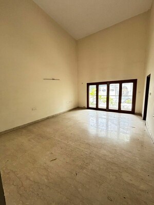 4 BHK Apartment For Rent in Lavelle Road