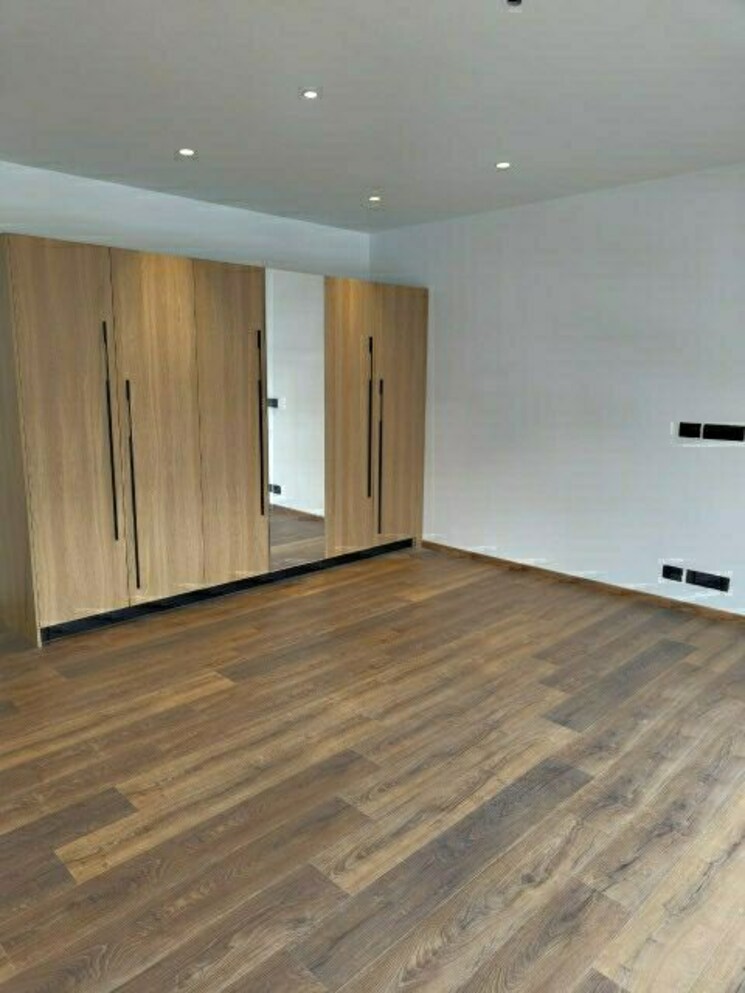 Room, lavelle road 4 Bedroom 4800 Sq.Ft. Apartment In Lavelle Road Bangalore 9923951