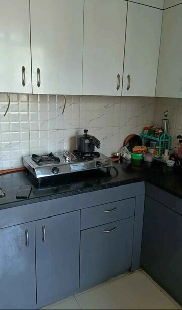 Kitchen in 3 BHK Apartment at Gomti Nagar – for Rent