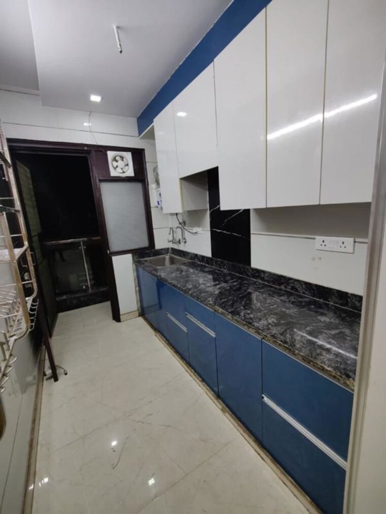 Kitchen, kohat enclave 4 Bedroom 2720 Sq.Ft. Builder Floor In Kohat Enclave Delhi 9923965