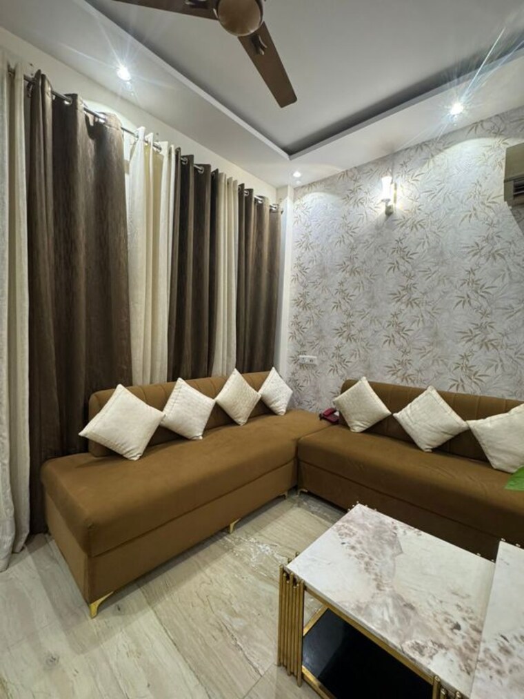 Living Room, kohat enclave 3 Bedroom 1340 Sq.Ft. Builder Floor In Kohat Enclave Delhi 9923968