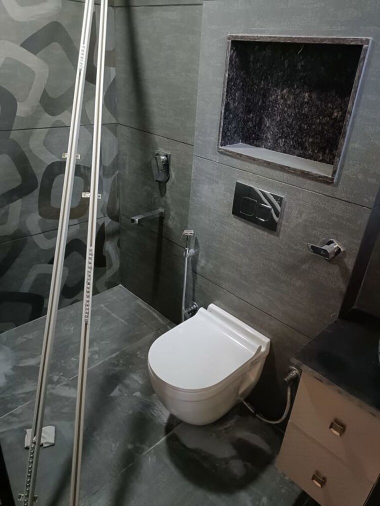 Bathroom, kohat enclave 3 Bedroom 1340 Sq.Ft. Builder Floor In Kohat Enclave Delhi 9923968