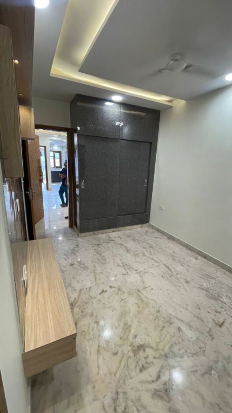 Room, kohat enclave 6+ Bedroom 1340 Sq.Ft. Independent House In Kohat Enclave Delhi 9923970