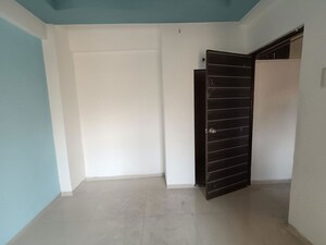 Room in 1 BHK Apartment at Realtech Heights, Golani Naka – for Rent