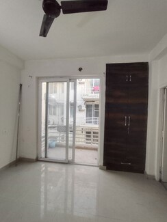 3 BHK + Servant Room Apartment For Rent in M3M Skywalk
