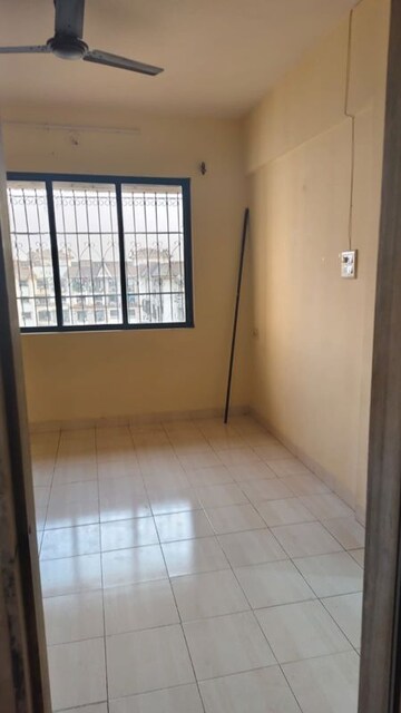 Room in 2 BHK Apartment at Mahavir Vaibhav, Kopar Khairane – for Rent