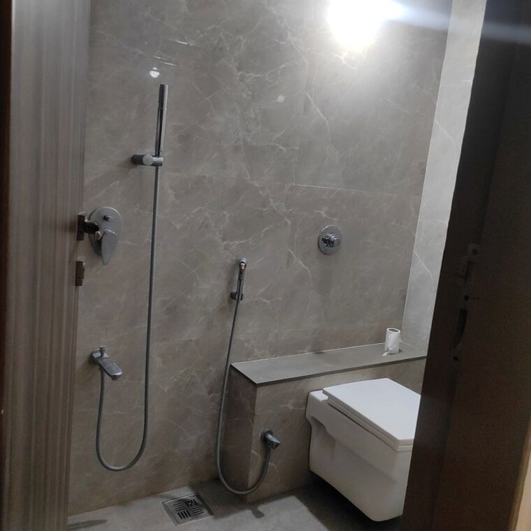 Bathroom, oxy-beaumonde 1 Bedroom 542 Sq.Ft. Apartment In Viman Nagar Pune 9923996