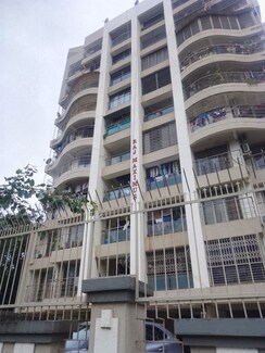 2 BHK Apartment For Rent in Raj Maximus