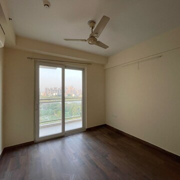 Room in 3 BHK Apartment at Conscient Heritage Max II, Sector 102 – for Rent