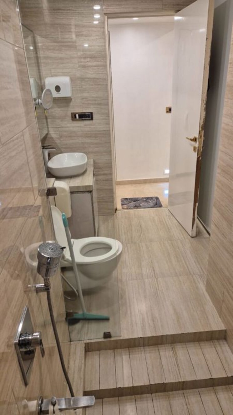 Bathroom, kalpataru-radiance 4 Bedroom 2164 Sq.Ft. Apartment In Goregaon West Mumbai 9924032