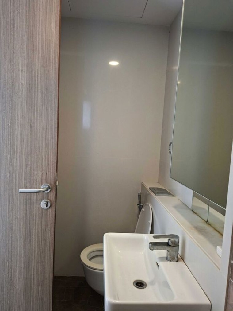 Bathroom, lodha-the-park 2 Bedroom 890 Sq.Ft. Apartment In Worli Mumbai 9924029