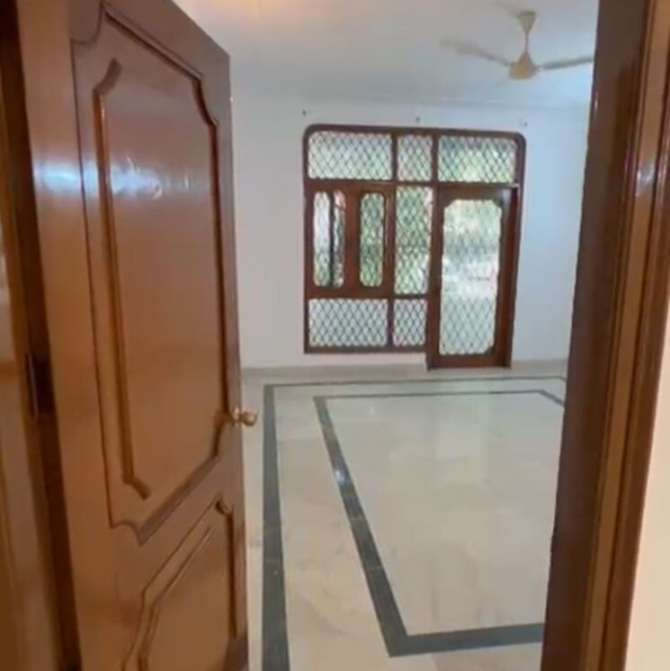 undefined, pamposh enclave 4 Bedroom 322 Sq.Yd. Builder Floor In Pamposh Enclave Delhi 9924038