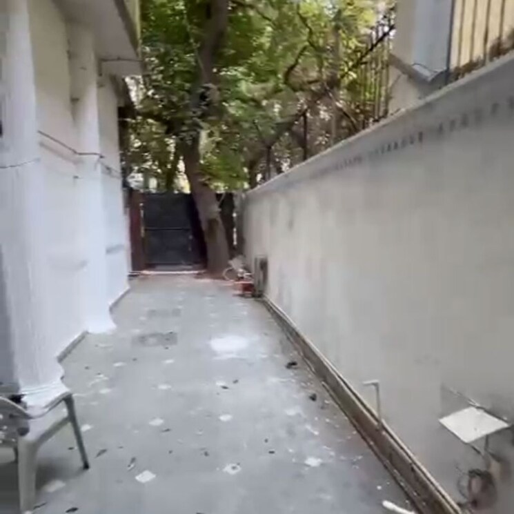 Balcony, pamposh enclave 4 Bedroom 322 Sq.Yd. Builder Floor In Pamposh Enclave Delhi 9924038