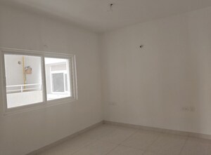 Room in 4 BHK Apartment at Prestige Beverly Hills, Kokapet – for Sale