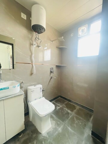Bathroom in 1 RK Builder Floor at Sector 52 – for Rent