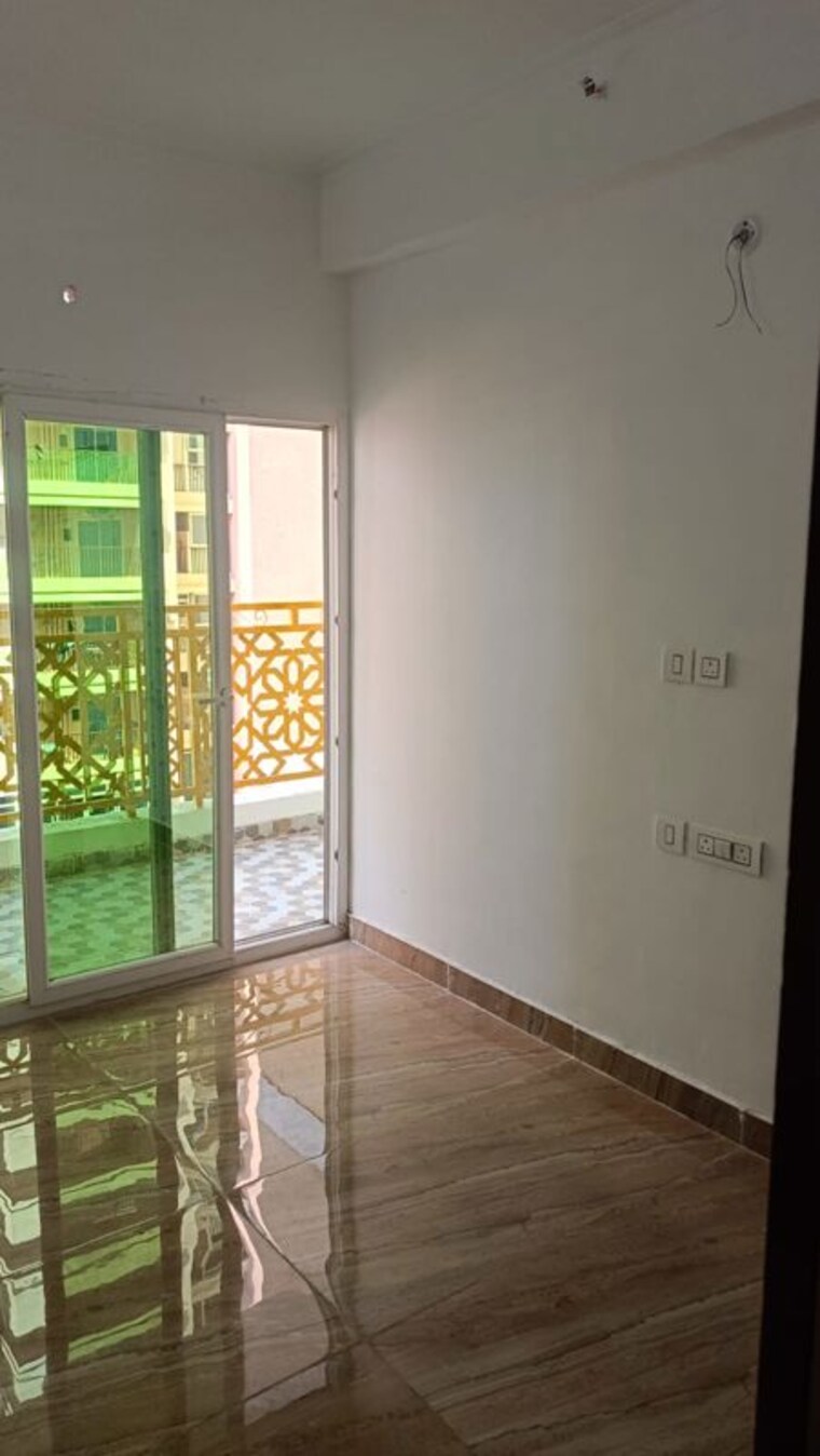 Room, migsun-vilaasa 3 Bedroom 1375 Sq.Ft. Apartment In Eta Ii Greater Noida Greater Noida 9924084