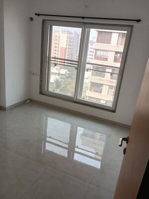 Room in 2 BHK Apartment at Vaibhav Queens Park, Chembur – for Rent