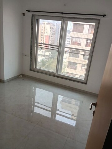 Room in 2 BHK Apartment at Vaibhav Queens Park, Chembur – for Rent