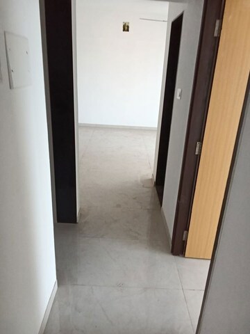 Room in 2 BHK Apartment at Vaibhav Queens Park, Chembur – for Rent