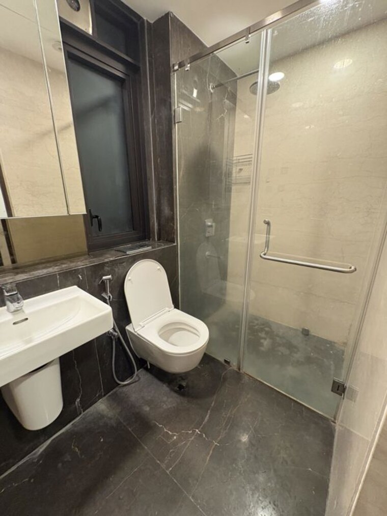 Bathroom, lodha-the-park 2 Bedroom 893 Sq.Ft. Apartment In Worli Mumbai 9924097