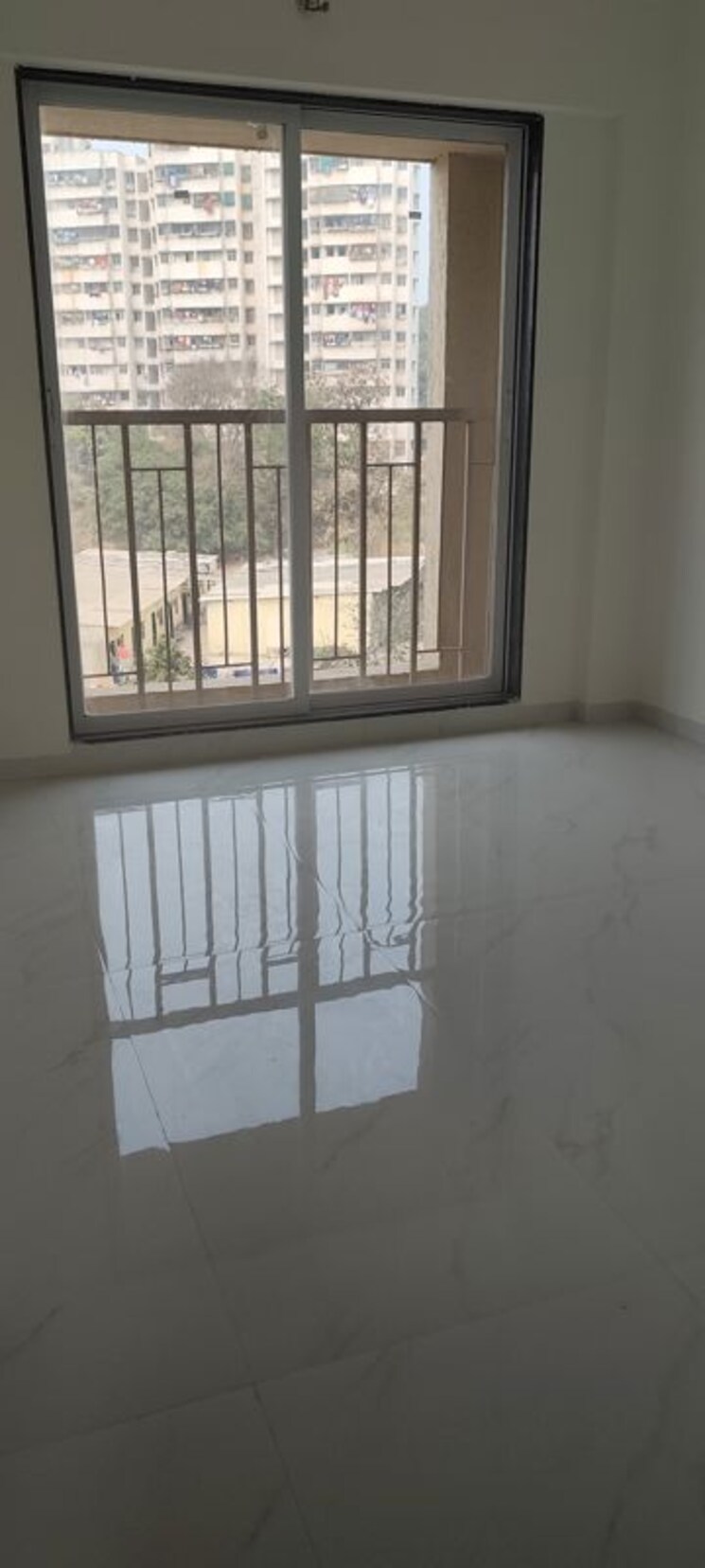 Room, metropolis-bayside 1 Bedroom 370 Sq.Ft. Apartment In Kasarvadavali Thane 9924122