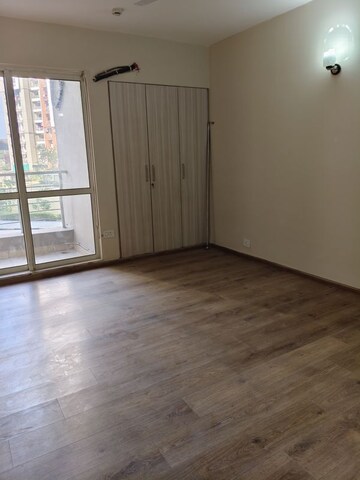 Room in 4 BHK Apartment at Lotus Panache, Sector 110 – for Rent