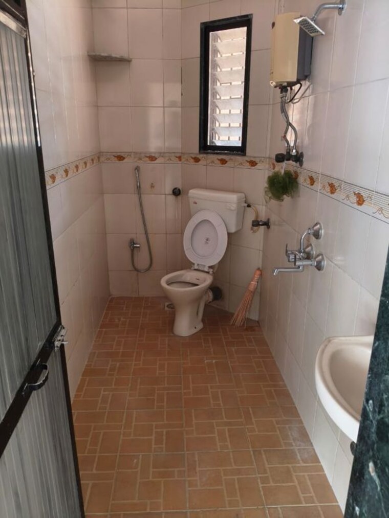 Bathroom, shelter-chs 1 Bedroom 600 Sq.Ft. Apartment In Nerul Navi Mumbai 9924195