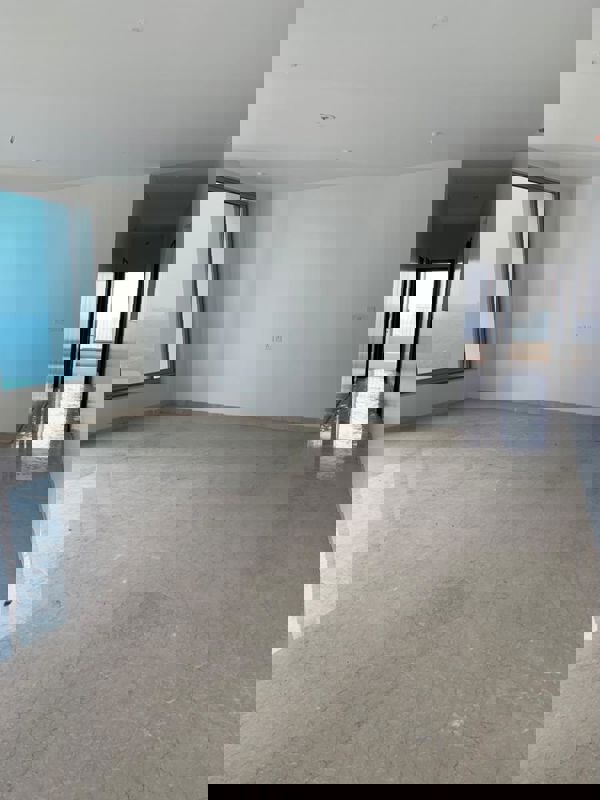 3 BHK Apartment For Sale in Oberoi Realty Esquire