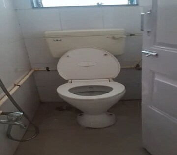 Bathroom in 1 BHK Apartment at Dadar East – for Rent