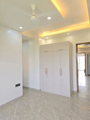 Room in 3 BHK Apartment at Palm Residency Chhatarpur, Chattarpur – for Rent