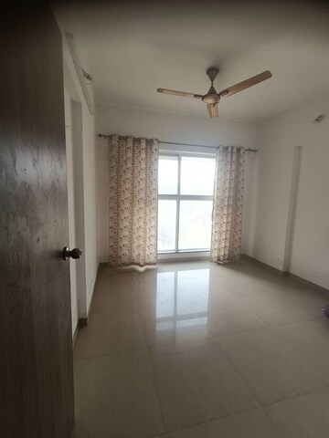 Room in 2 BHK Apartment at Lushlife Impero, Handewadi – for Rent