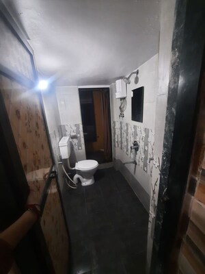Bathroom in 1 BHK Apartment at Dombivli West – for Rent