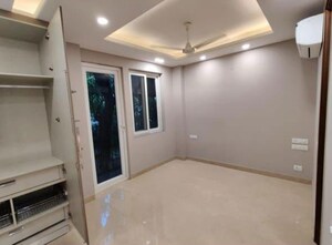 Room in 3 BHK Builder Floor at Safdarjung Enclave – for Sale
