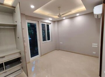 Room in 3 BHK Builder Floor at Safdarjung Enclave – for Sale