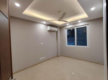 Room in 3 BHK Builder Floor at Safdarjung Enclave – for Sale