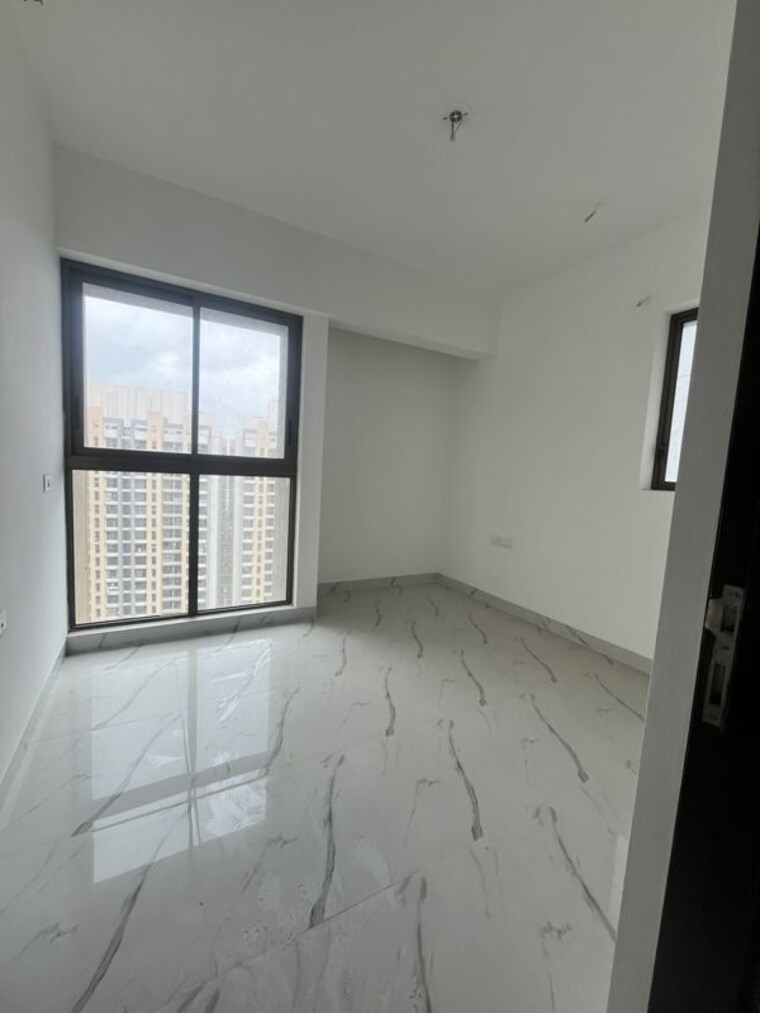 Room, raymond-ten-x-habitat 2 Bedroom 644 Sq.Ft. Apartment In Swastik Garden Thane 9924360