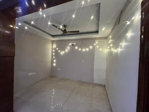 Room in 2.5 BHK Builder Floor at Palam Vihar Residents Association, Palam Vihar – for Rent