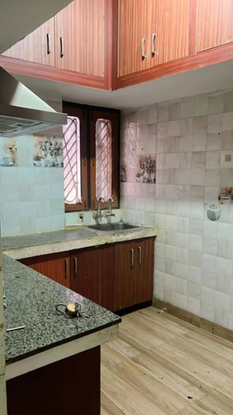 Kitchen, indira nagar 2 Bedroom 3200 Sq.Ft. Builder Floor In Indira Nagar Lucknow 9924372