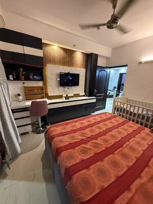 Bedroom in 4 BHK Penthouse at Panchsheel Wellington, Dundahera – for Sale