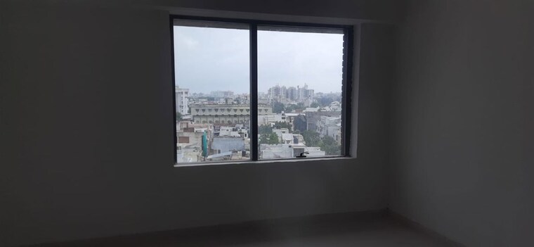 Room, sola Commercial Office Space 768 Sq.Ft. In Sola Ahmedabad 9924381