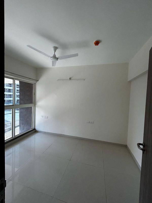2 BHK Apartment For Rent in Paranjape Trident Towers