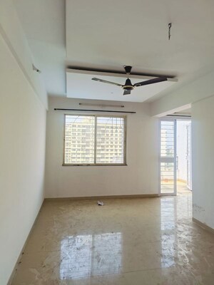 Room in 2 BHK Apartment at SSD Sai Pearl, Pimple Saudagar – for Rent