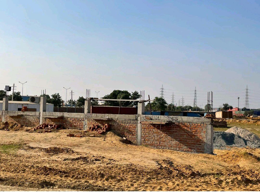 Plot For Sale in SBTL Gateway 95