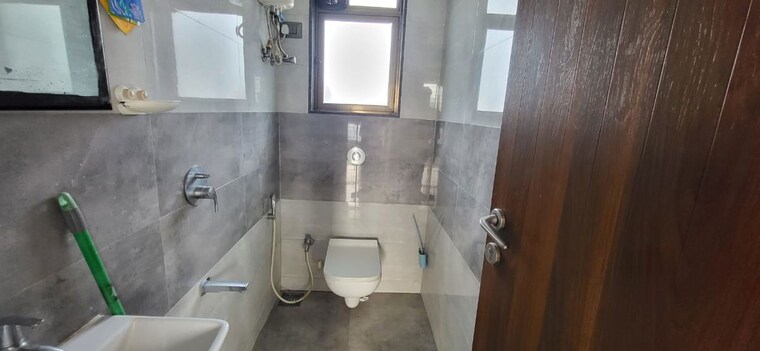 Bathroom, cuffe parade 3 Bedroom 1342 Sq.Ft. Apartment In Cuffe Parade Mumbai 9924419