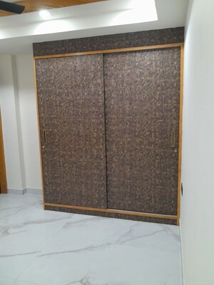 Room in 3 BHK Builder Floor at Jal Vihar Colony, Sector 46 – for Rent