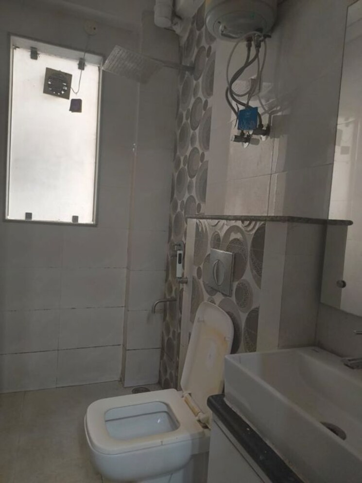 Bathroom, jal-vihar-colony 3 Bedroom 1550 Sq.Ft. Builder Floor In Sector 46 Gurgaon 9924422