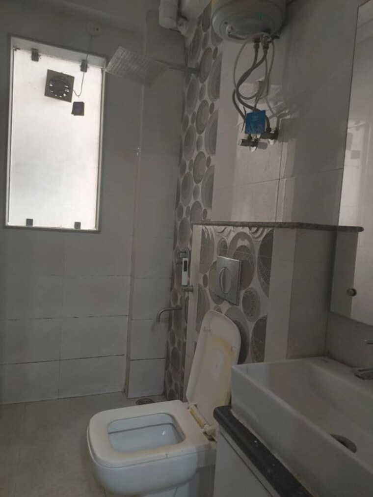 Bathroom, jal-vihar-colony 3 Bedroom 1550 Sq.Ft. Builder Floor In Sector 46 Gurgaon 9924422